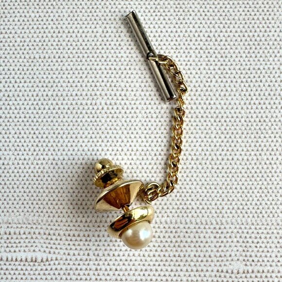 Mens Gold Tone Tie Tack With Faux Pearl & Chain Accent - Picture 4 of 5